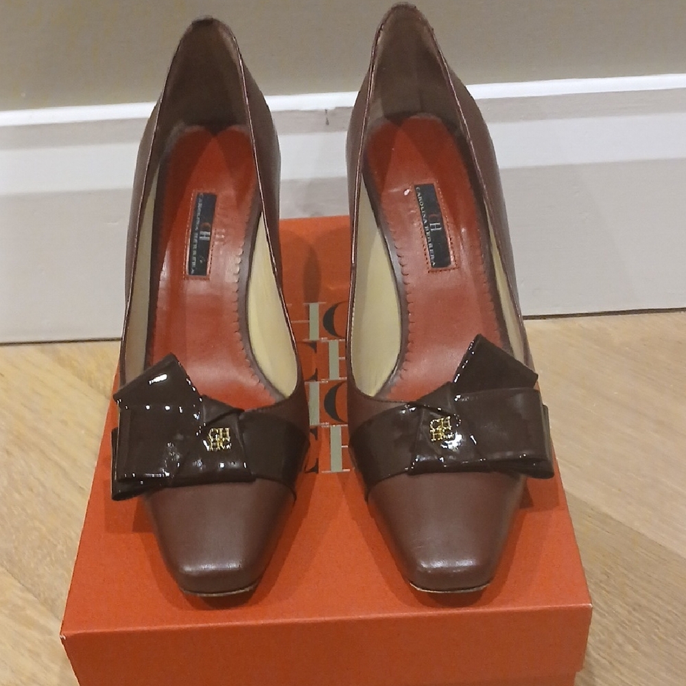 AUTHENTIC/REAL Carolina Herrera Classic Burgundy Leather Bow Pump - Women Shoes